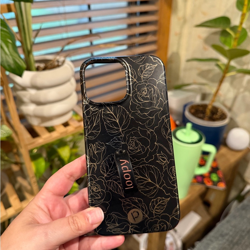 Loopy Case Black Rose Pattern Phone Case